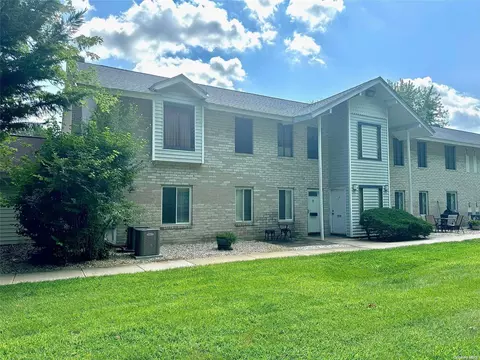 8 Juniper Ct #8, Brookhaven, NY 11727