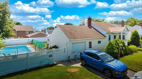 1790 Stone Ave, East Meadow, NY 11554