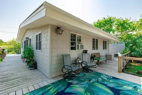 31 Island Walk, Bay Shore, NY 11706
