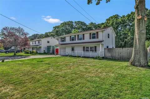 36 Appel Dr E, Shirley, NY 11967