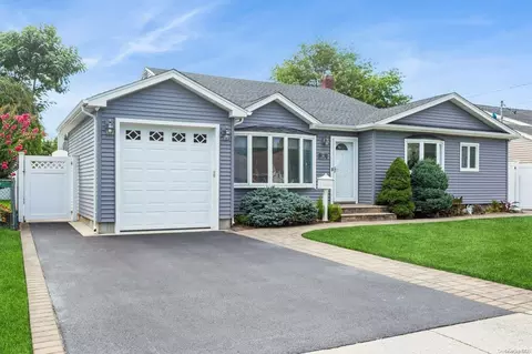216 Eastlake Ave, Massapequa Park, NY 11762