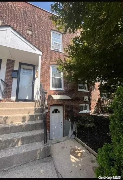 113 Pendleton Pl, Staten Island, NY 10301