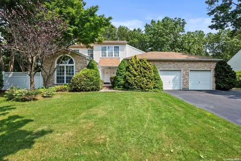 64 Arbor Field Way, Lake Grove, NY 11755