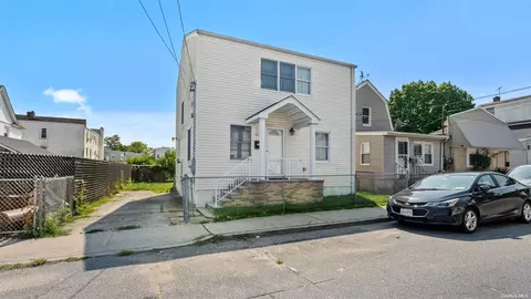 60 Madison Ave, Inwood, NY 11096