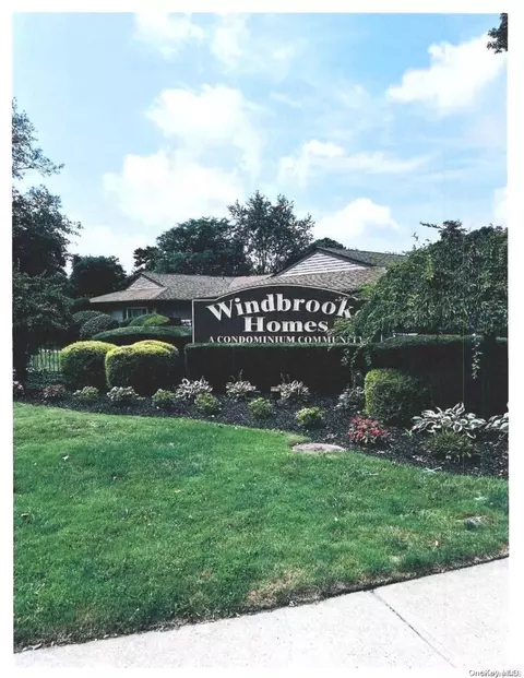 209 Feller Dr #209, Central Islip, NY 11722