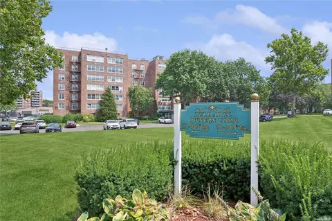 211-40 18 Ave #6B, New York, NY 11360