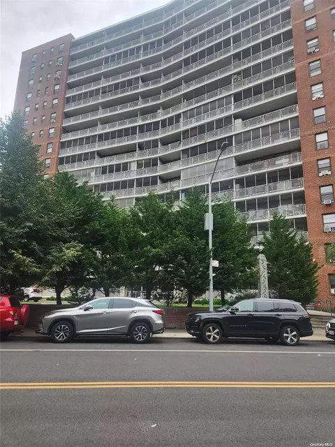 61-55 98th St #2B, New York, NY 11374