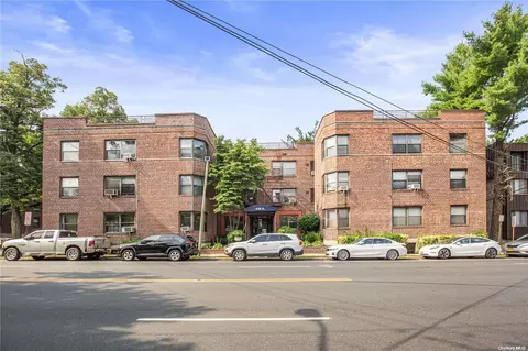 140 S Middle Neck Rd #3D, North Hempstead, NY 11021