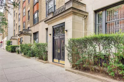 33-21 82nd St #42, New York, NY 11372