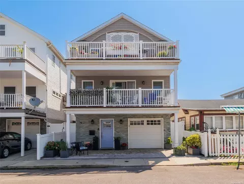 76 Pennsylvania Ave, Long Beach, NY 11561
