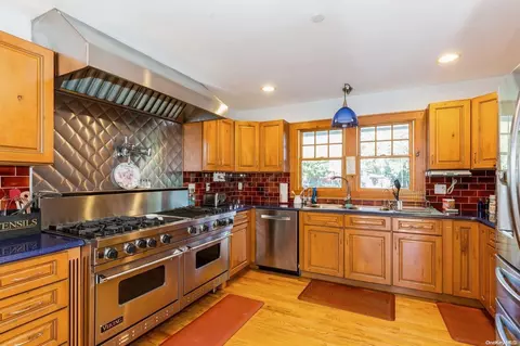 135 Sunset Ln, Southold, NY 11971