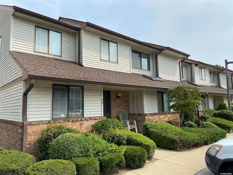 41 Balsam Ct #41, Wantagh, NY 11793