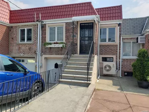 62-11 65th St, New York, NY 11379