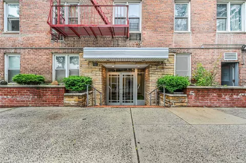 1332 Metropolitan Ave #6E, New York, NY 10462