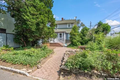 588 Merrick Rd, Lynbrook, NY 11563