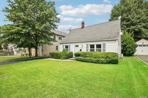 53 Harvard St, North Hempstead, NY 11577