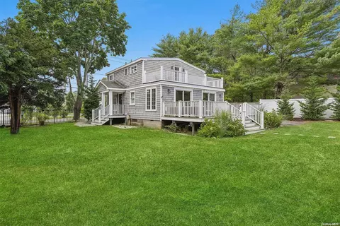 310 Montauk Hwy, Westhampton Beach, NY 11978