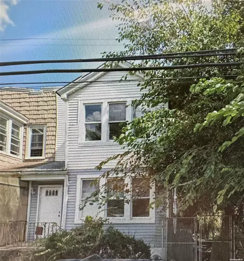 13-34 Bay 24th St, New York, NY 11691