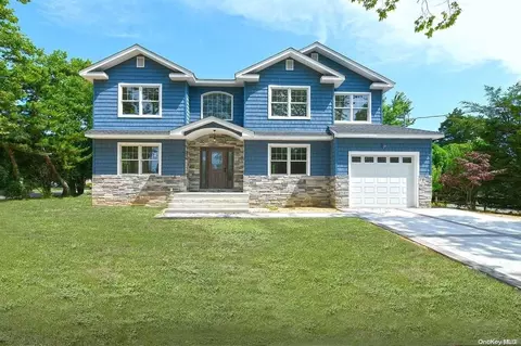 43 Bayview St E, Massapequa, NY 11758