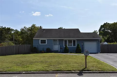 3 Norton Ave, Port Jefferson Station, NY 11776