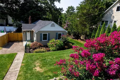 134 Dakota St, Ronkonkoma, NY 11779