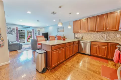 103-02 Rockaway Beach Blvd #2B, New York, NY 11694