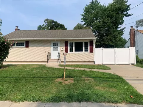 494 Albany Ave, Amityville, NY 11701