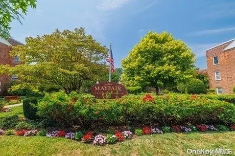 200 N North Village Ave #D-6, Hempstead, NY 11570