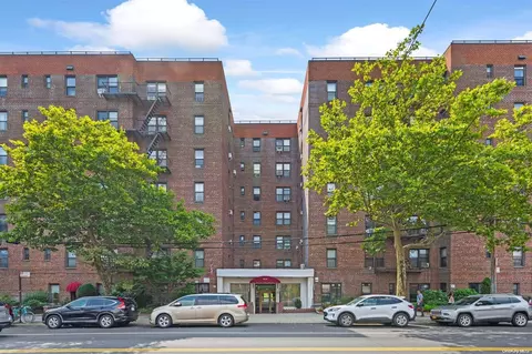 71-11 Yellowstone Blvd #7G, Forest Hills, NY 11375