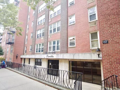 142-15 Franklin Ave #6L, New York, NY 11355