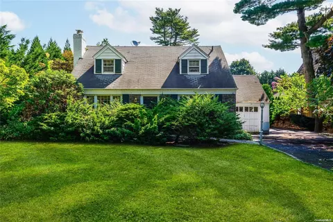 68 Oriole Way, North Hempstead, NY 11590