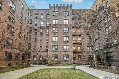 42-20 Kissena Blvd #C7, New York, NY 11355
