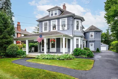 52 S Ocean Ave, Islip, NY 11706