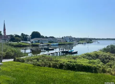 2 Little Neck Rd, Southampton, NY 11968