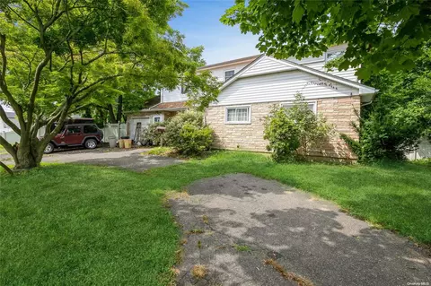 1466 Lincoln Blvd, Bay Shore, NY 11706