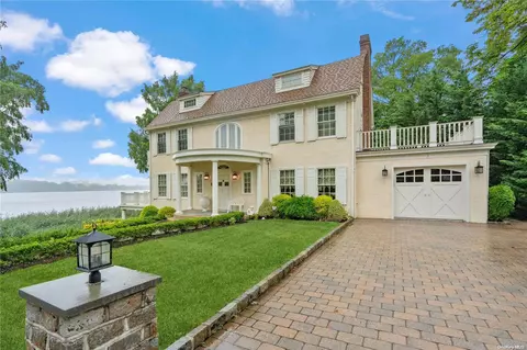 1 Alston Pl, New York, NY 11363
