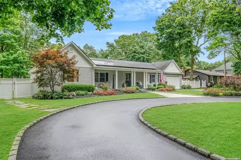 97 Radio Ave, Miller Place, NY 11764