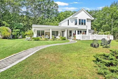 36 Breezy Dr, Sag Harbor, NY 11963