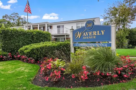 260 Waverly Ave #B5-35, Patchogue, NY 11772