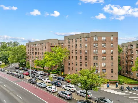 83-55 Woodhaven Blvd #6L, Woodhaven, NY 11421