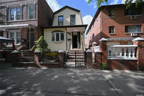 101-15 34 Ave, New York, NY 11368