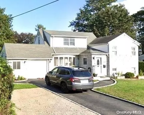 1461 Peters Blvd, Bay Shore, NY 11706