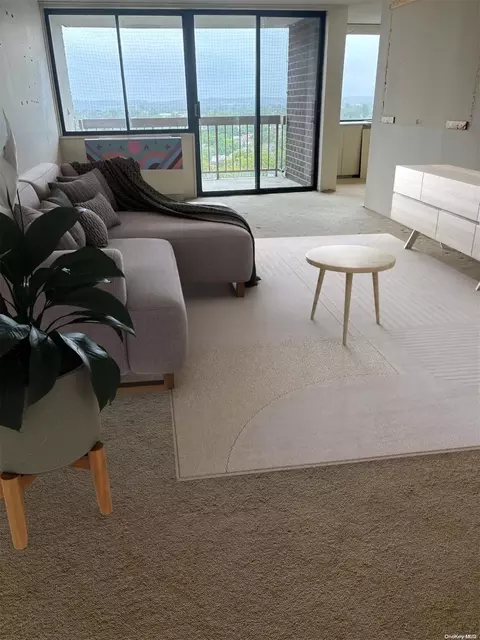 1 Bay Club Dr #18R, New York, NY 11360