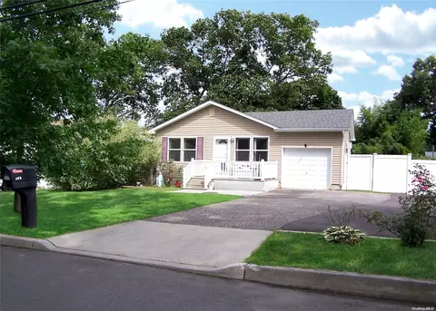 265 Wildwood Rd, Ronkonkoma, NY 11779
