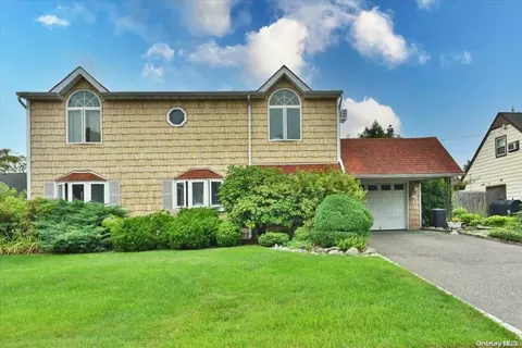2486 2nd St, East Meadow, NY 11554
