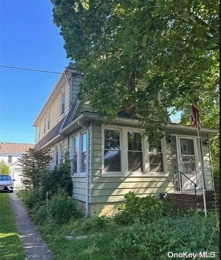 148-29 Laburnum Ave, New York, NY 11355