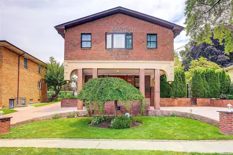 53-11 254th St, New York, NY 11362