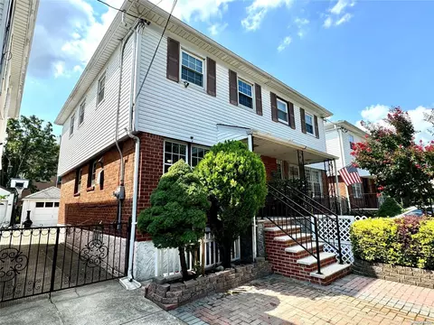 926 130th St, College Point, NY 11356
