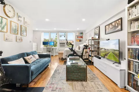 720 E 32nd St #A7, Brooklyn, NY 11210