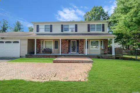 166 Johnson Ave, Islip, NY 11749